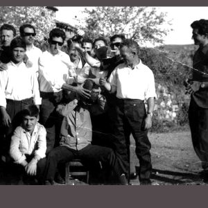 1960-65. Posible ubicación: Cavillana. (1ª fila: Jesús (agachado), hombre con bota/ De pie: Ángel, ??, Domingo/ 2ª fila: Santiago ?, Santos (hmno.Amós), Anastasio, ¿José?, Ángel Serrano. A la derecha: Manolo